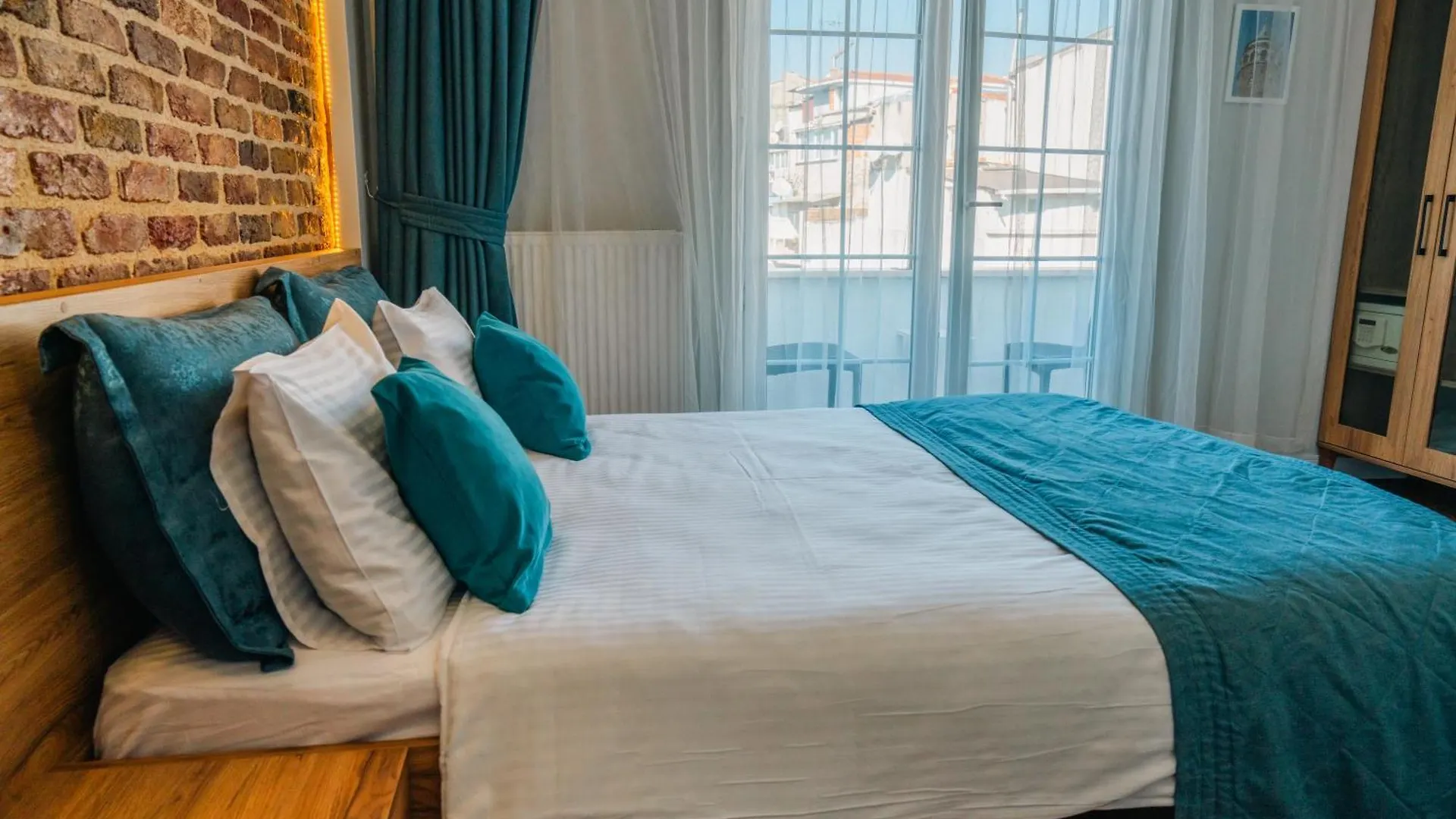 Taksim Santa Lucia Hotel İstanbul 0*,