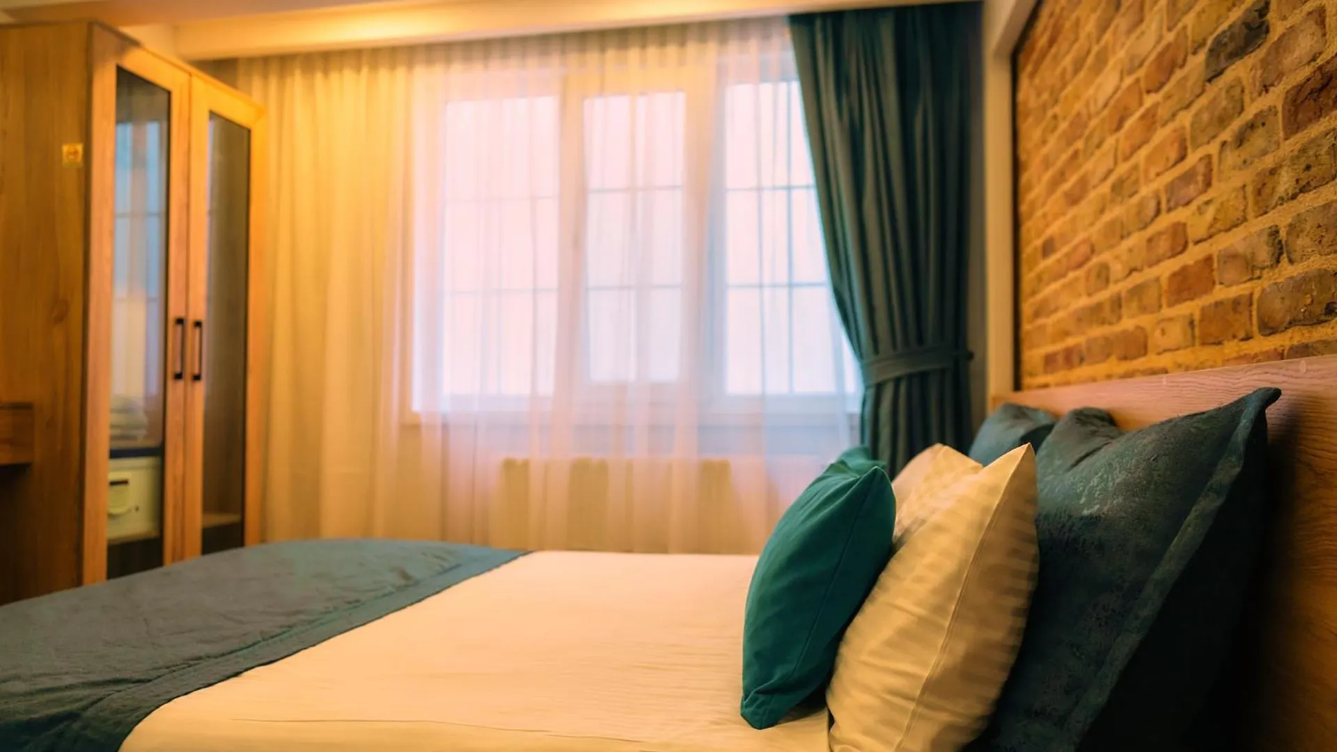 Taksim Santa Lucia Hotel İstanbul Türkiye